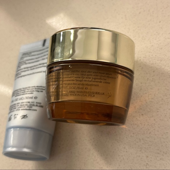 Estée Lauder Super Deluxe Sample Set - Picture 10 of 11